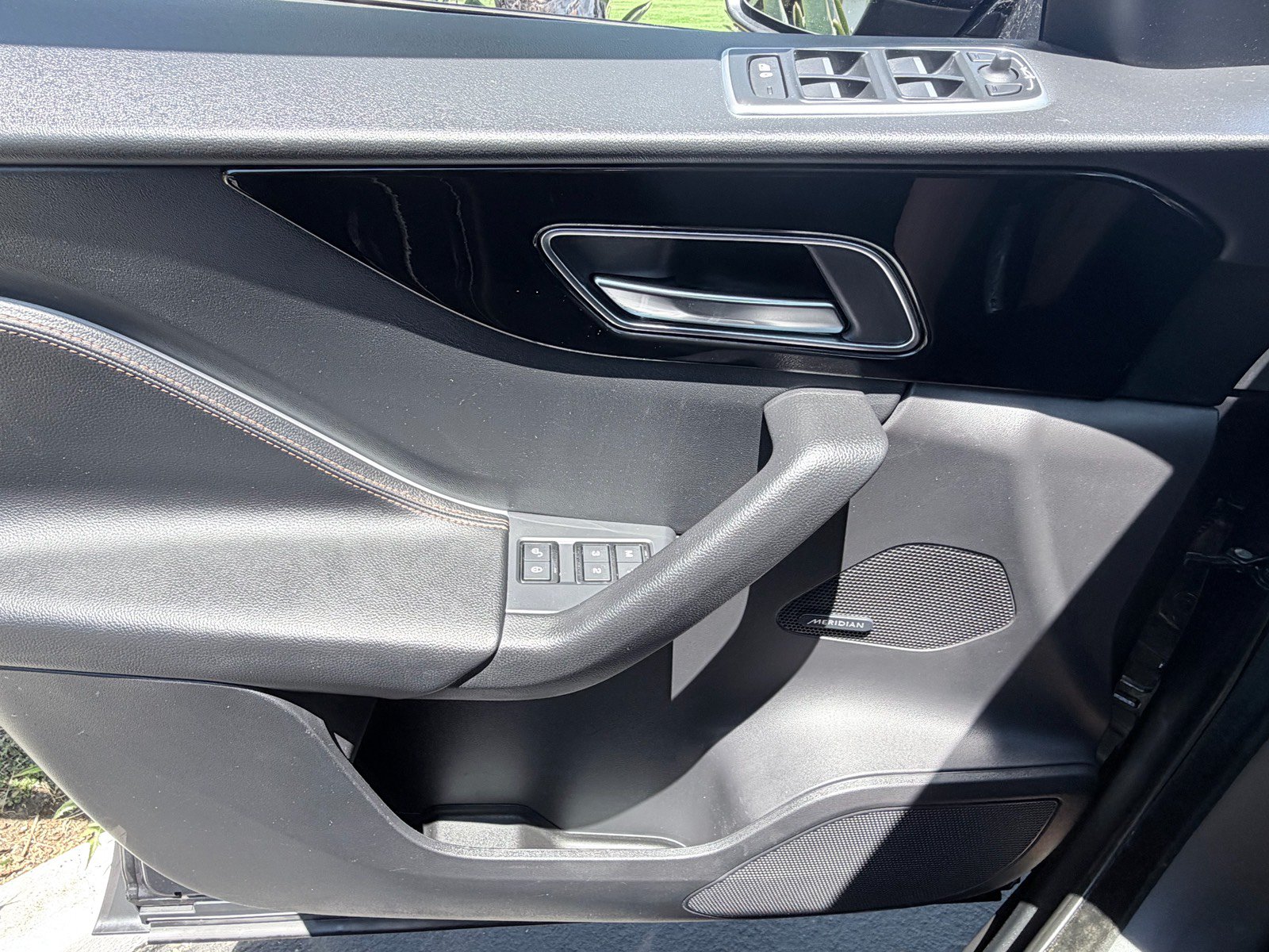 Used 2020 Jaguar F-PACE Prestige AWD/4WD image 19