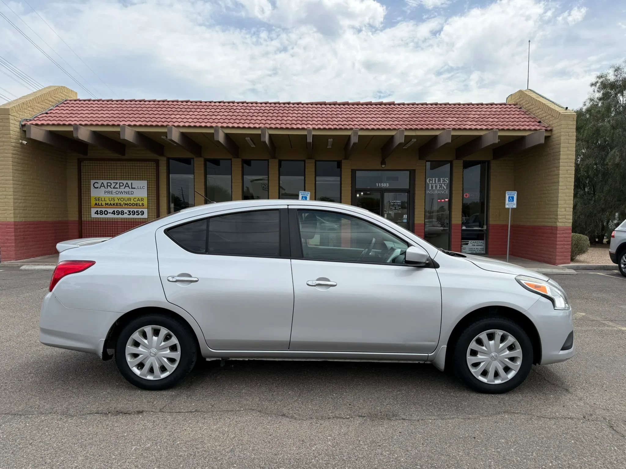 Used 2015 Nissan Versa SV image 12