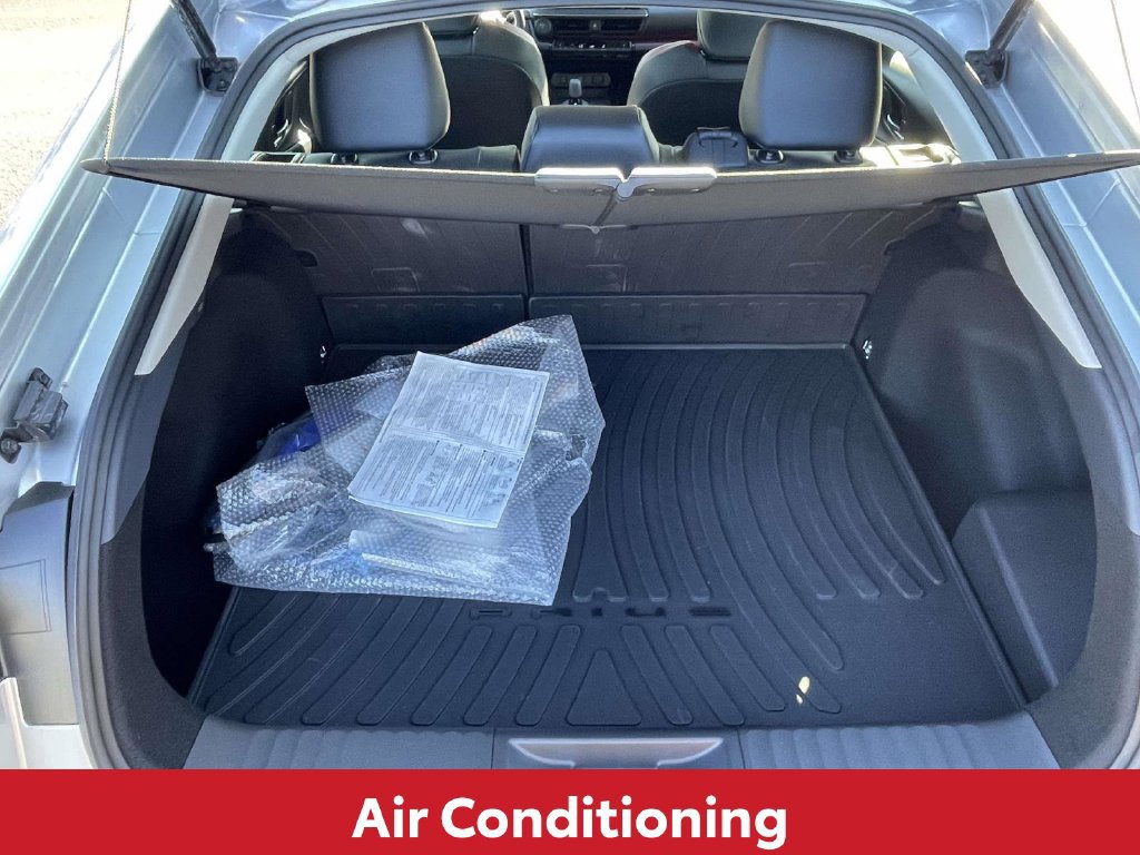 Used 2025 Toyota Prius Plug-In Hybrid FWD image 12
