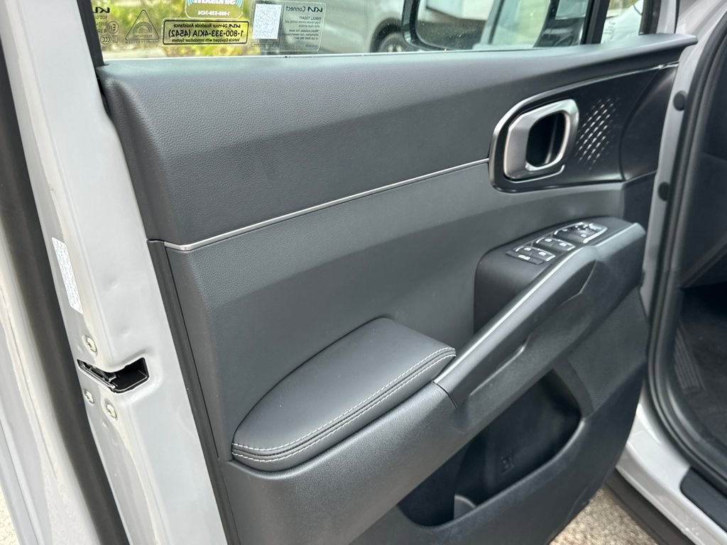 New 2026 Kia Sorento S w/ S Panoramic Sunroof Package image 10