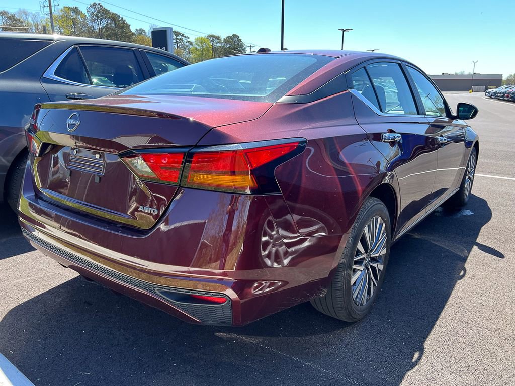 Used 2025 Nissan Altima 2.5 SV AWD/4WD image 5