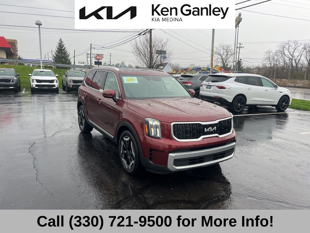 Certified 2023 Kia Telluride EX w/ EX Captain's Chair Package image 7