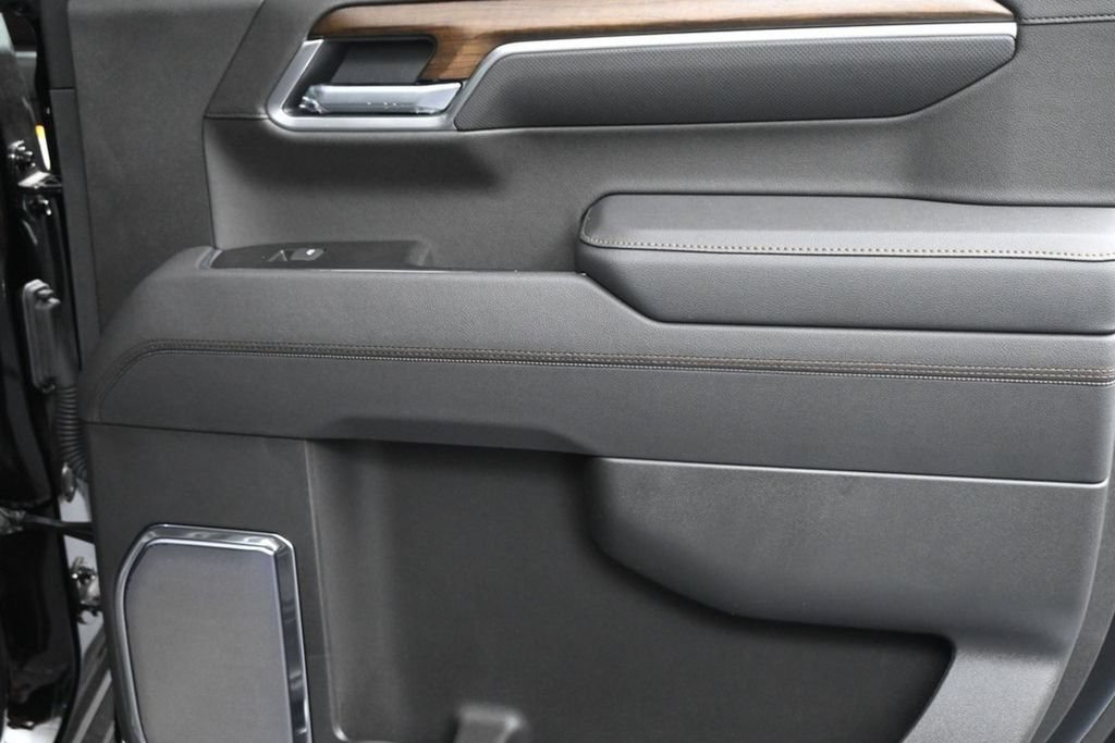 New 2025 Chevrolet Silverado 1500 High Country w/ Midnight Edition AWD/4WD image 34