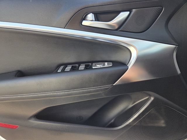 Used 2025 Genesis G70 2.5T RWD image 22