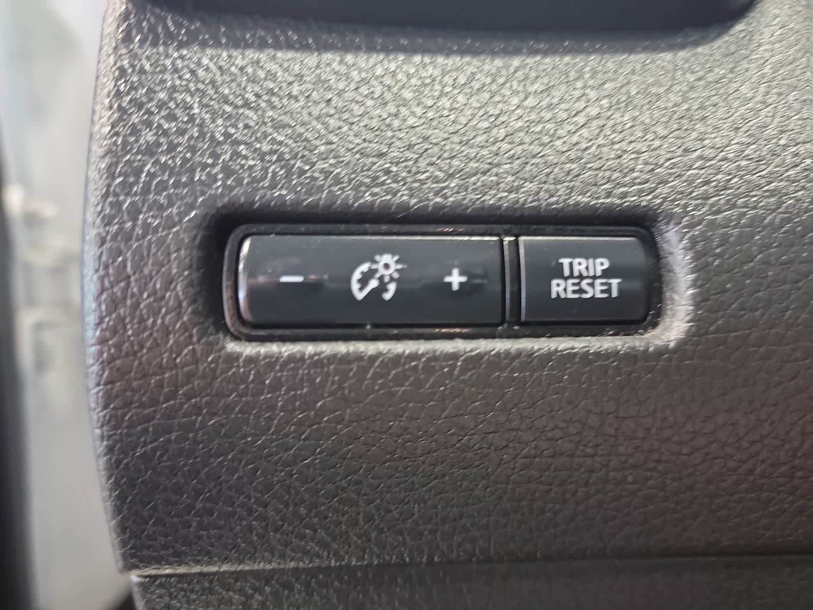 Used 2019 Nissan Rogue S AWD/4WD image 18