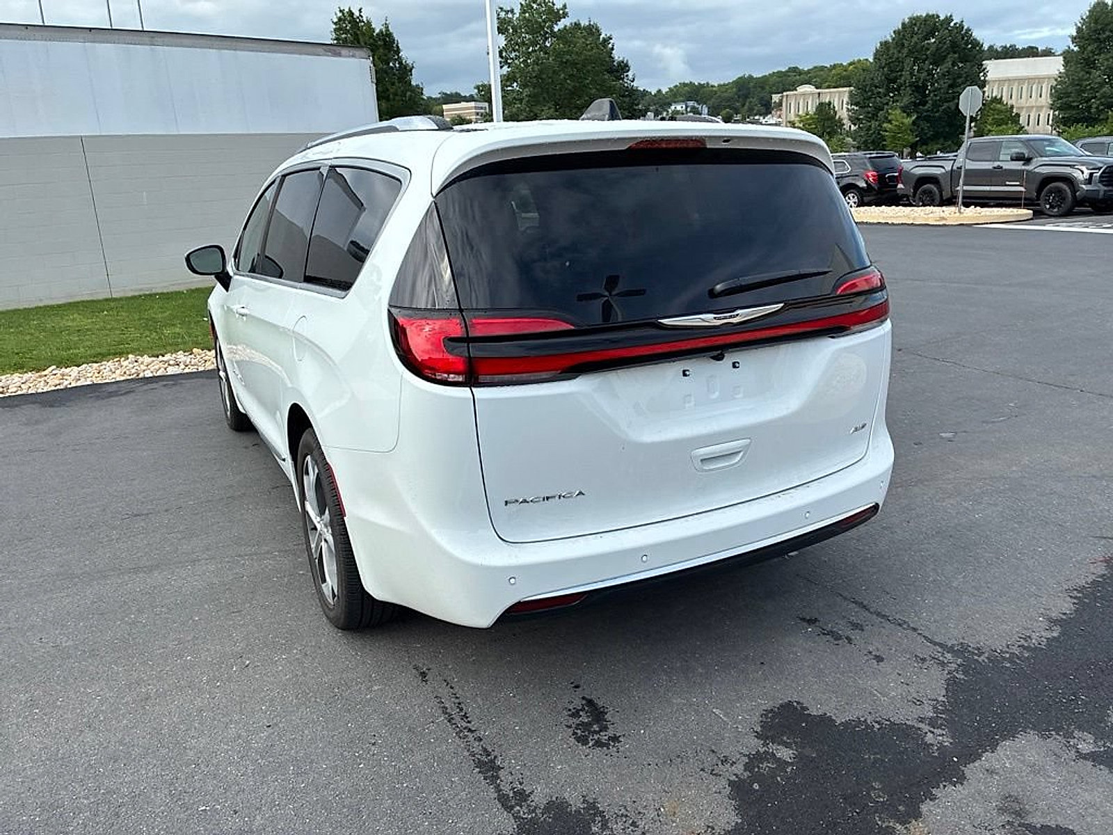 Used 2026 Chrysler Pacifica Pinnacle AWD/4WD image 20