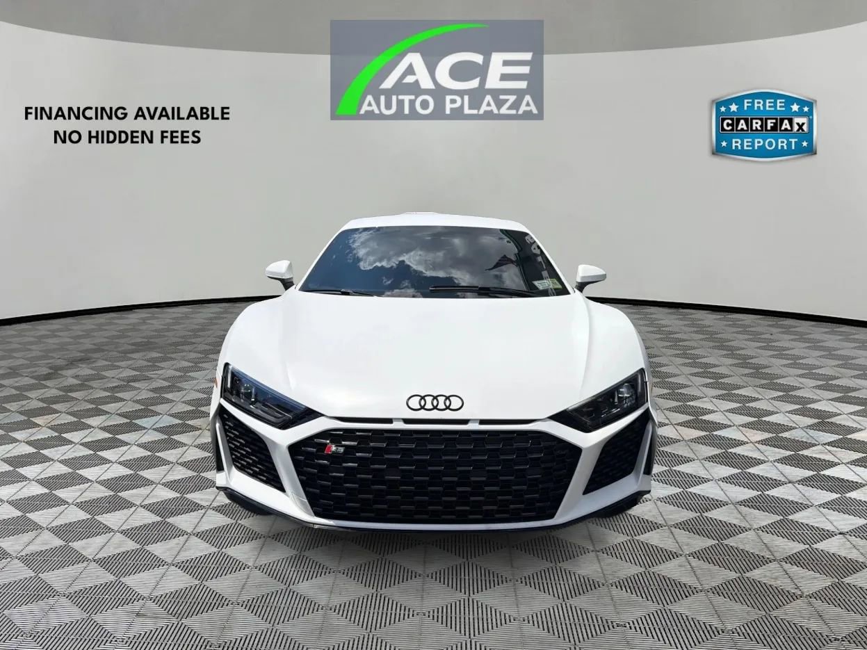 Used 2021 Audi R8 V10 w/ Premium Package RWD image 3