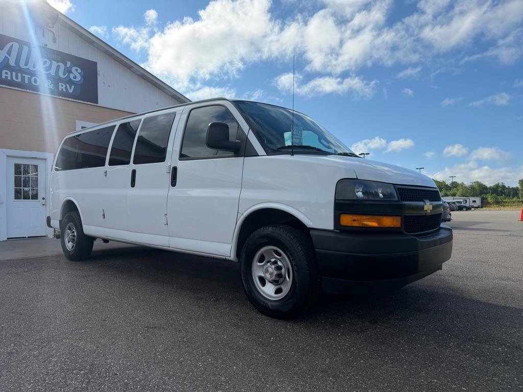 Used 2023 Chevrolet Express 3500 LS RWD image 3