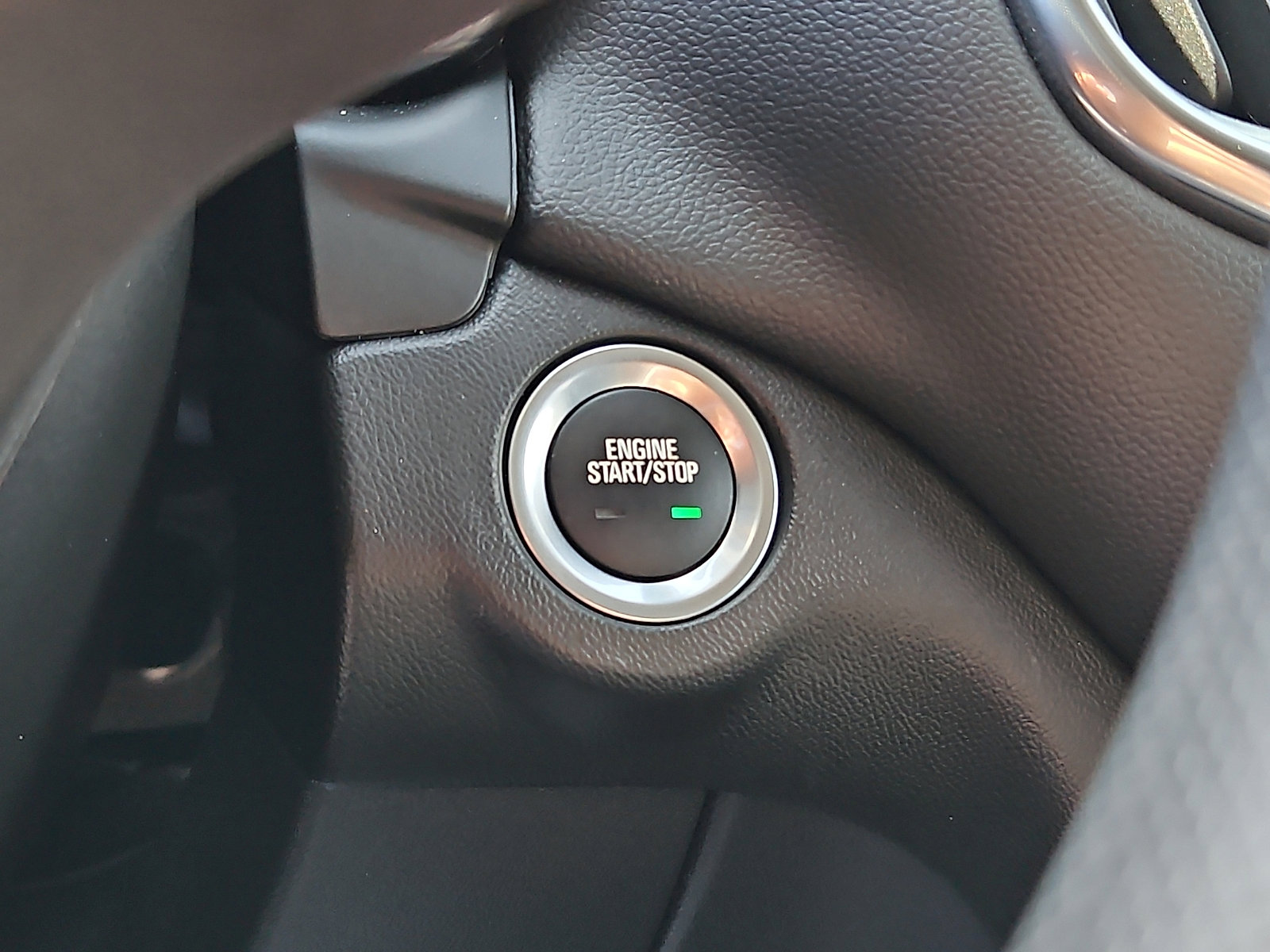 Used 2023 Chevrolet Equinox LT w/ LPO, Floor Liner Package image 22