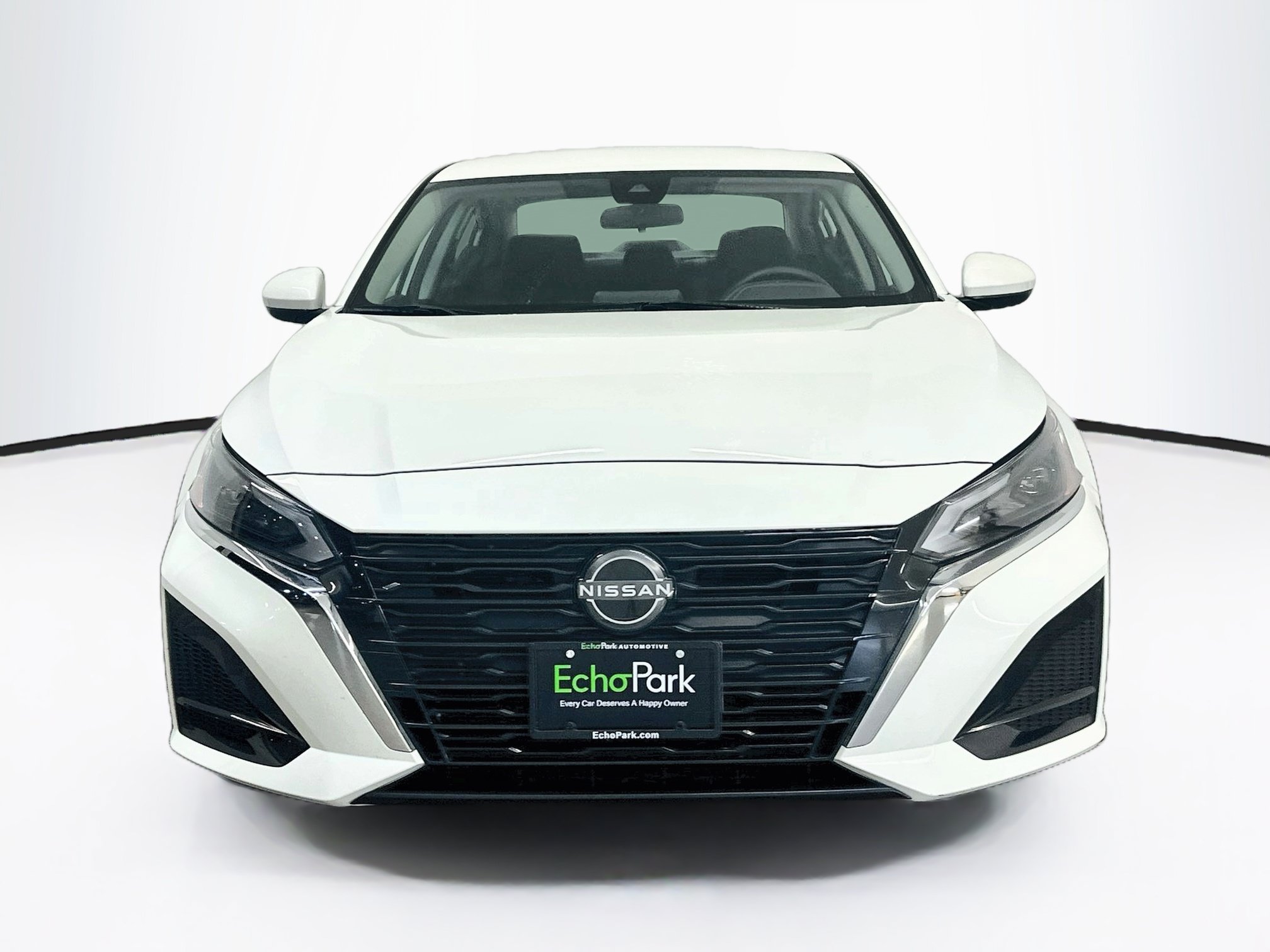 Used 2023 Nissan Altima 2.5 SV FWD image 2