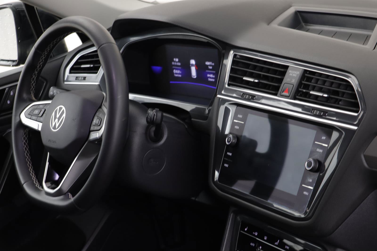 Used 2023 Volkswagen Tiguan SE image 20