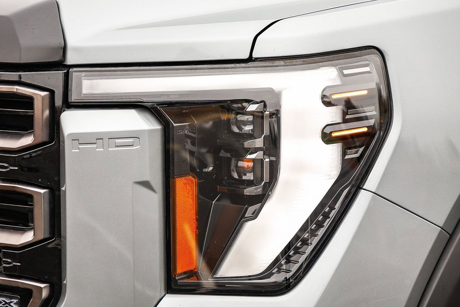 Used 2025 GMC Sierra 2500 AT4X image 7