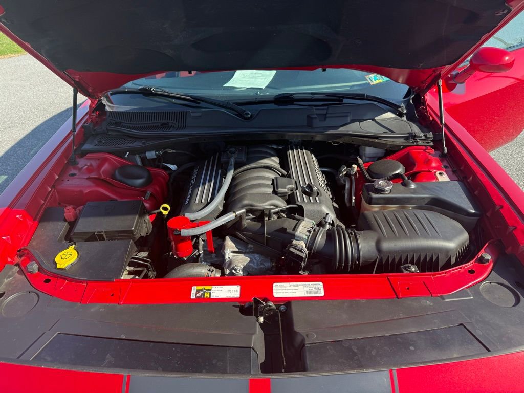 Used 2015 Dodge Challenger SRT w/ Technology Group image 20