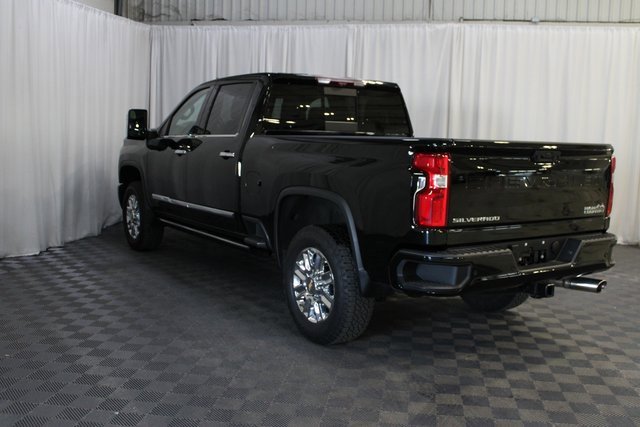 Used 2024 Chevrolet Silverado 2500 High Country w/ High Country Premium Package image 4