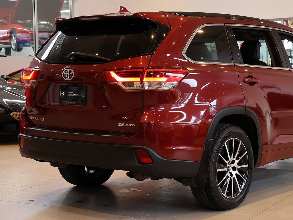 Used 2018 Toyota Highlander SE w/ Protection Package #3 AWD/4WD image 19