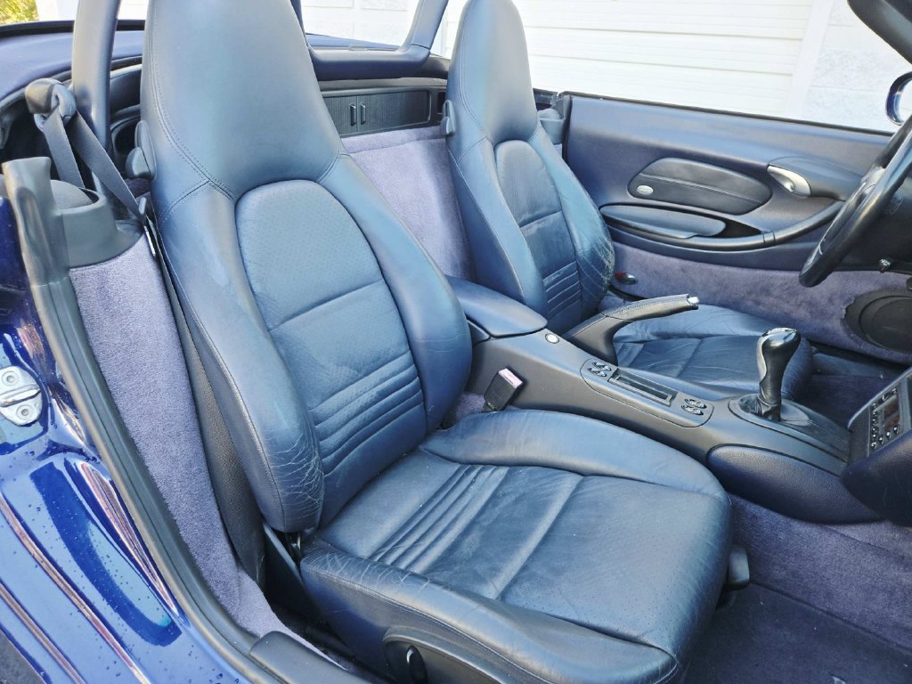 Used 2001 Porsche Boxster RWD image 12