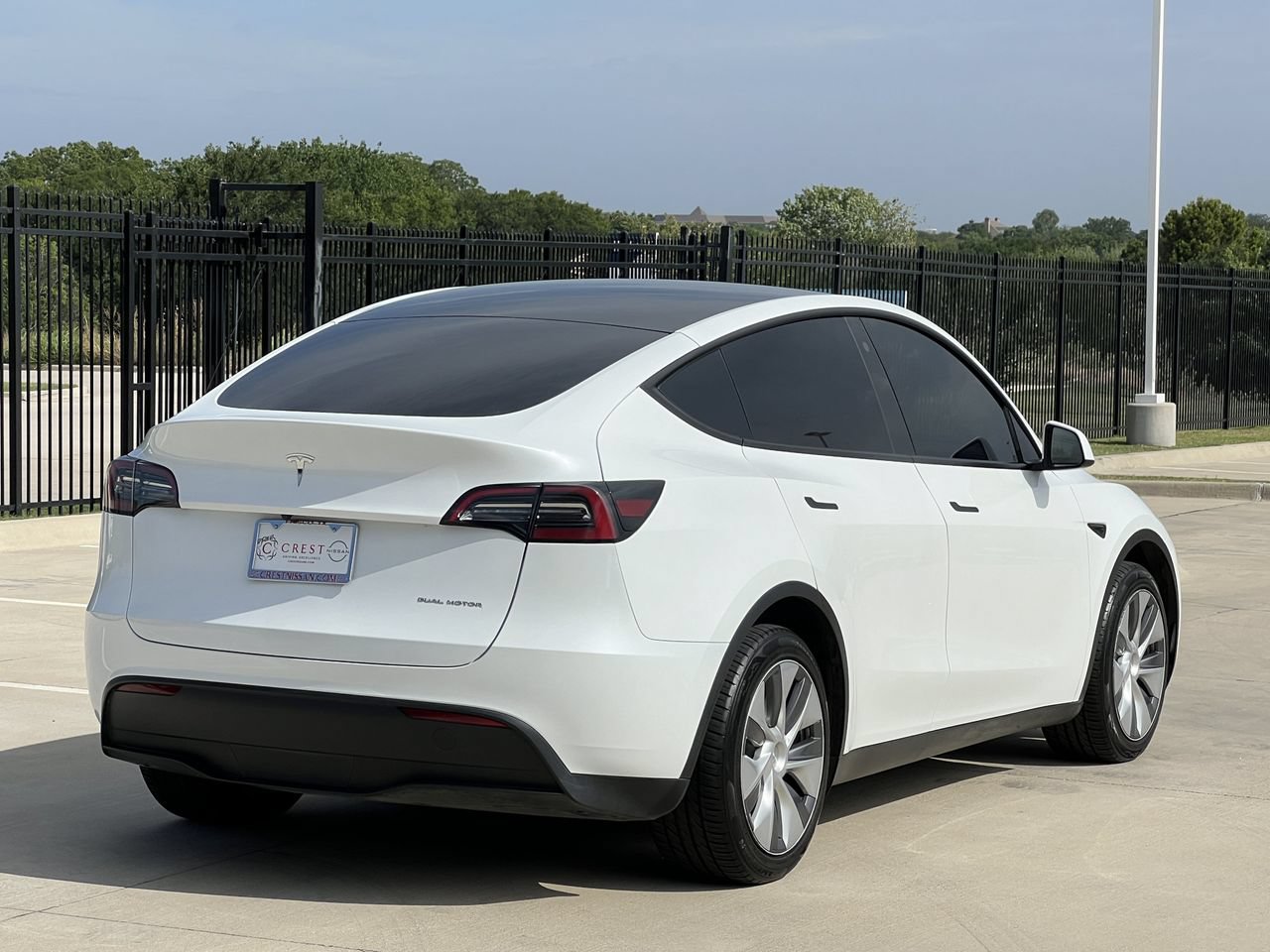 Used 2023 Tesla Model Y Long Range AWD/4WD image 4