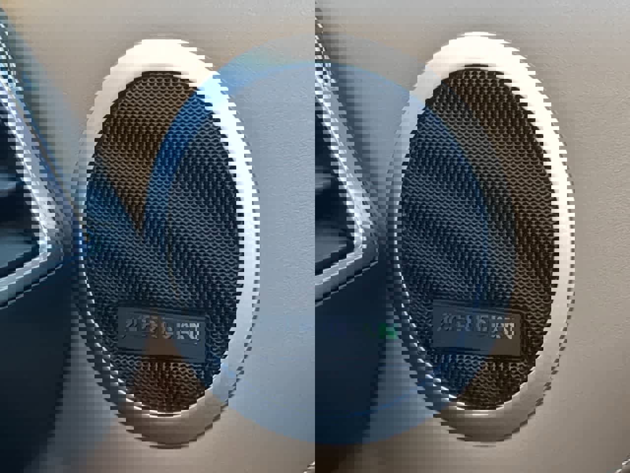 Used 2023 Land Rover Discovery HSE R-Dynamic image 34