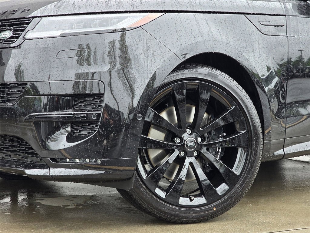 New 2025 Land Rover Range Rover Sport Dynamic SE image 2