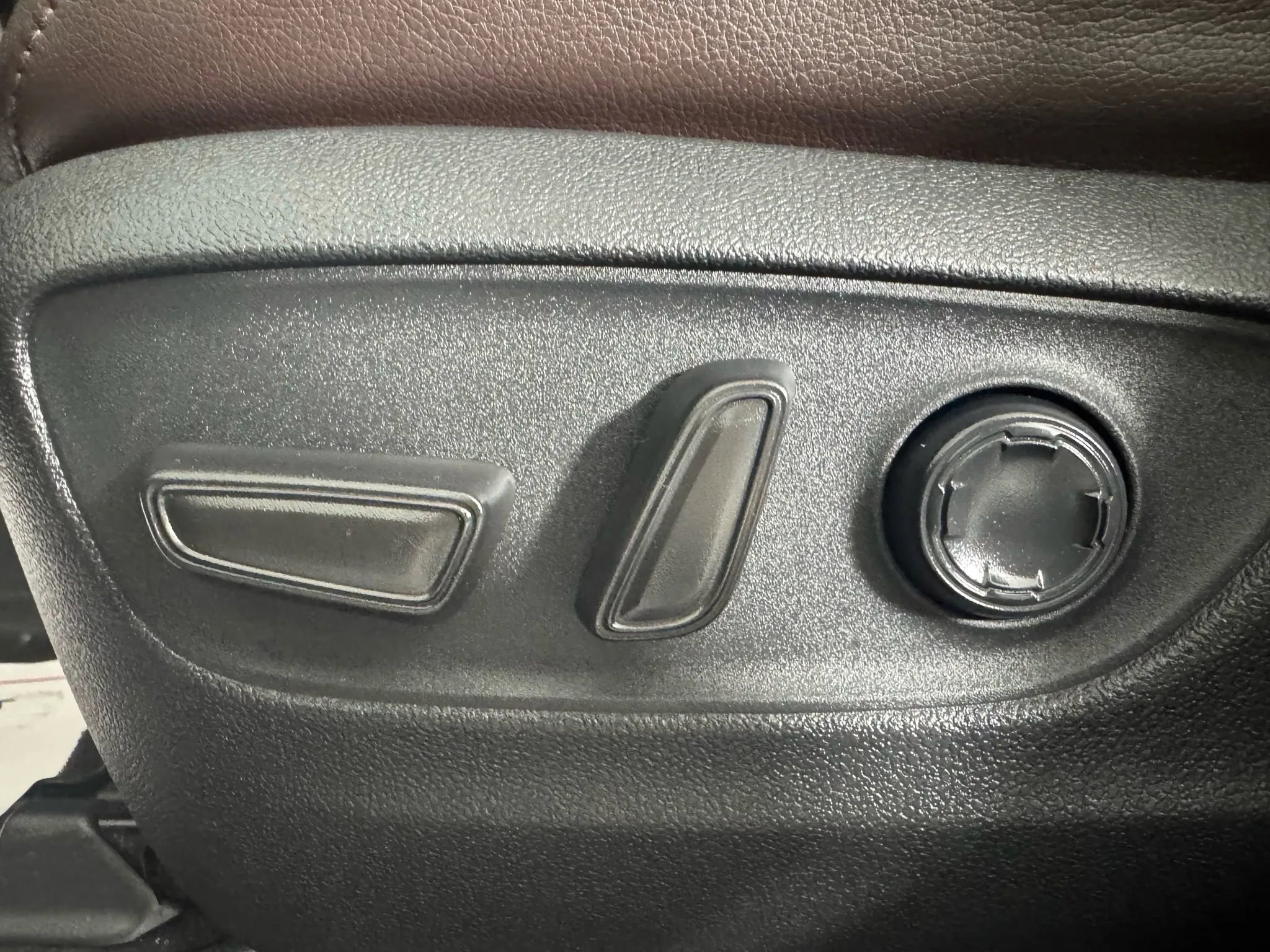 Used 2024 Toyota Sienna Platinum image 36