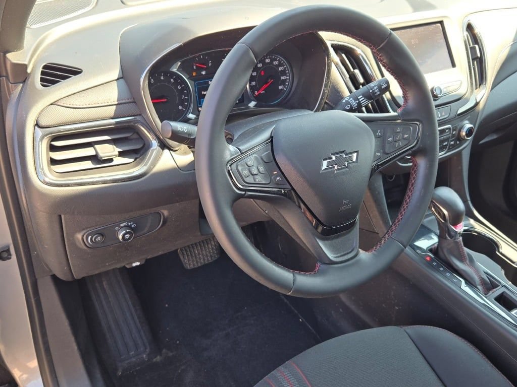 Used 2023 Chevrolet Equinox RS w/ LPO, Floor Liner Package FWD image 23