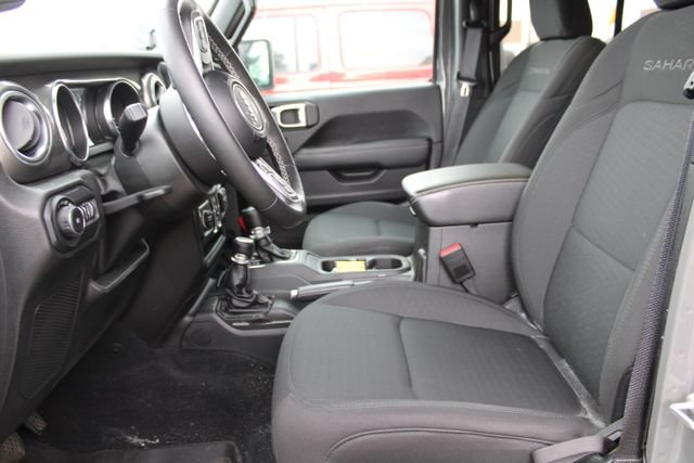 Used 2022 Jeep Wrangler Unlimited Sahara w/ Cold Weather Group AWD/4WD image 9