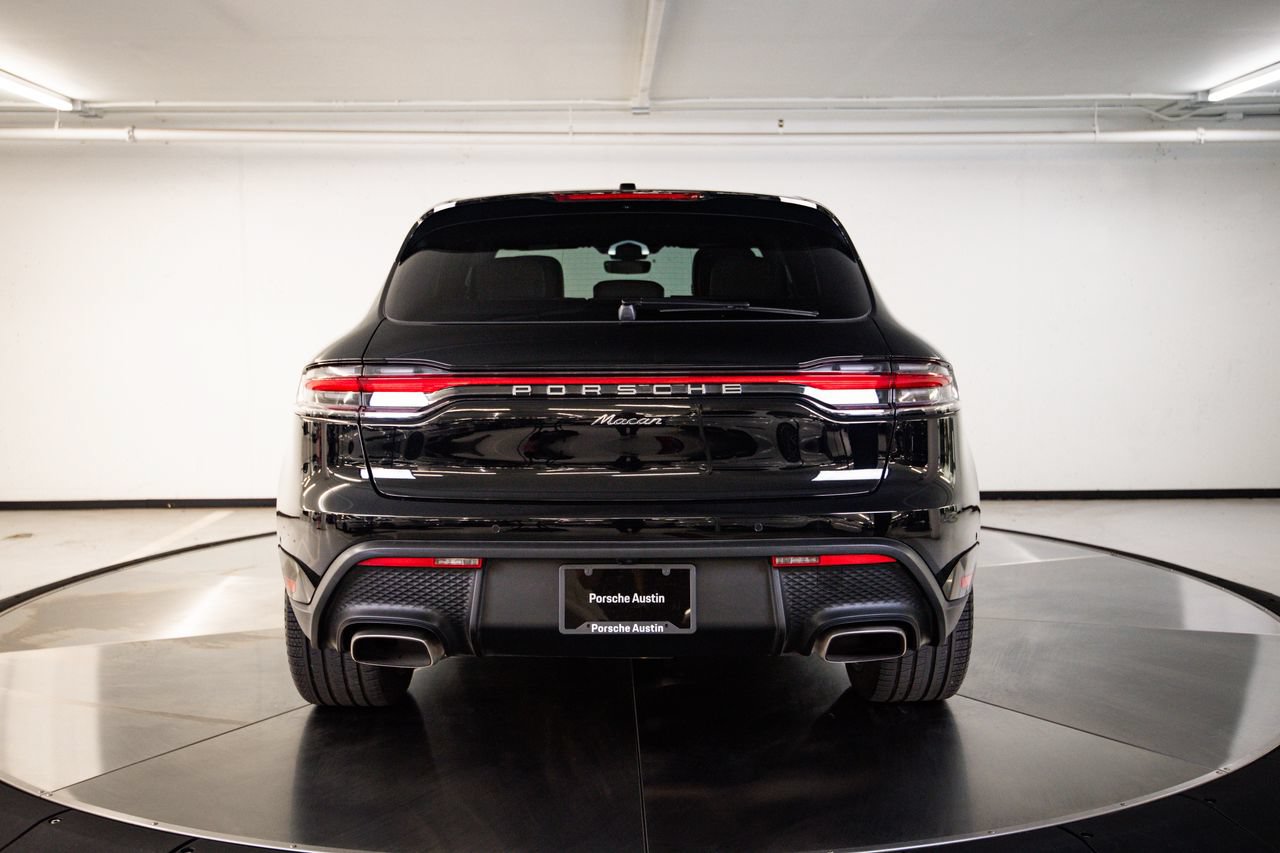 Certified 2023 Porsche Macan AWD/4WD image 6