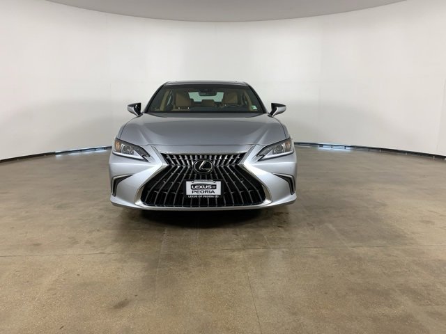 Used 2025 Lexus ES 300h w/ Premium Package image 2