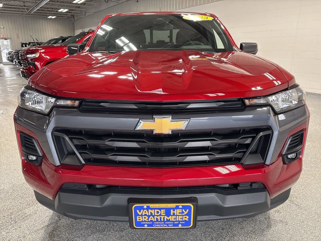 Used 2023 Chevrolet Colorado LT w/ LT Convenience Package III image 2