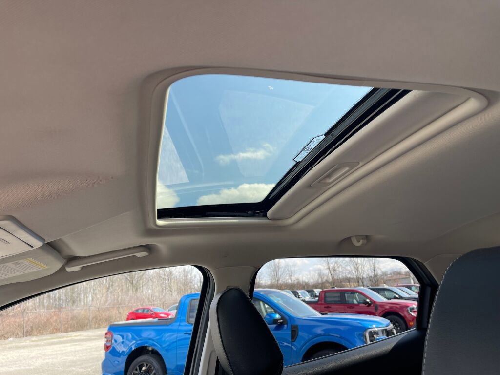 Used 2022 Ford EcoSport Titanium image 9