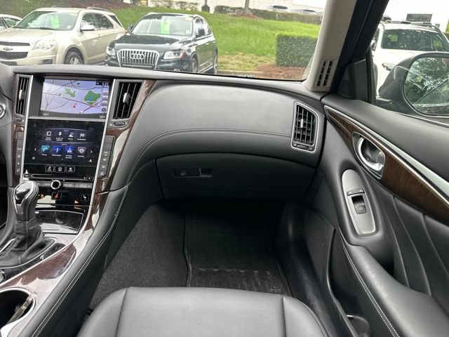 Used 2018 INFINITI Q50 Luxe w/ Essential Package (3.0T Luxe) AWD/4WD image 16