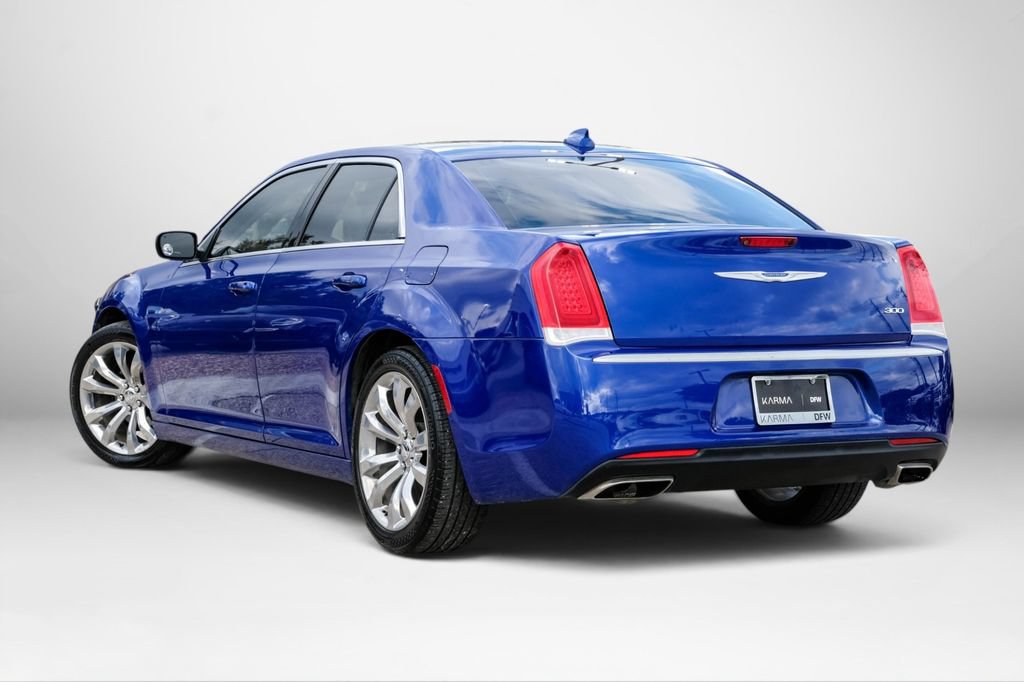 Used 2019 Chrysler 300 Touring w/ Chrome Appearance Package RWD image 7