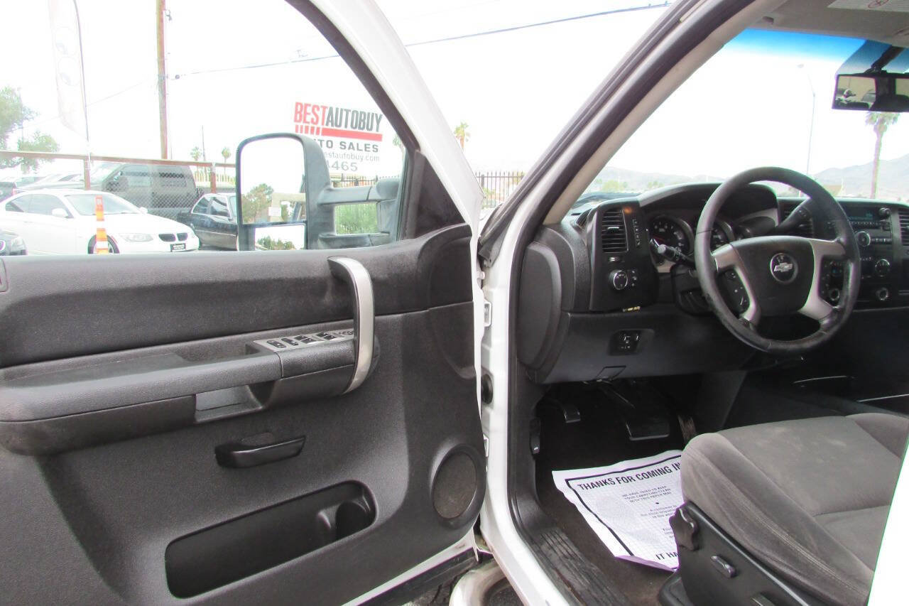 Used 2007 Chevrolet Silverado 2500 LT w/ 2LT Convenience Package AWD/4WD image 17