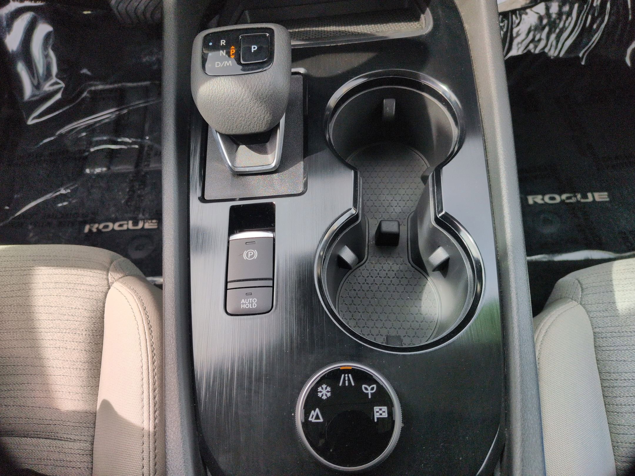 Used 2023 Nissan Rogue SV image 14