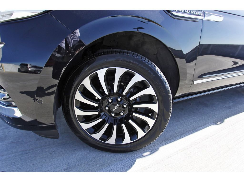 Used 2023 Lincoln Navigator L Black Label image 32