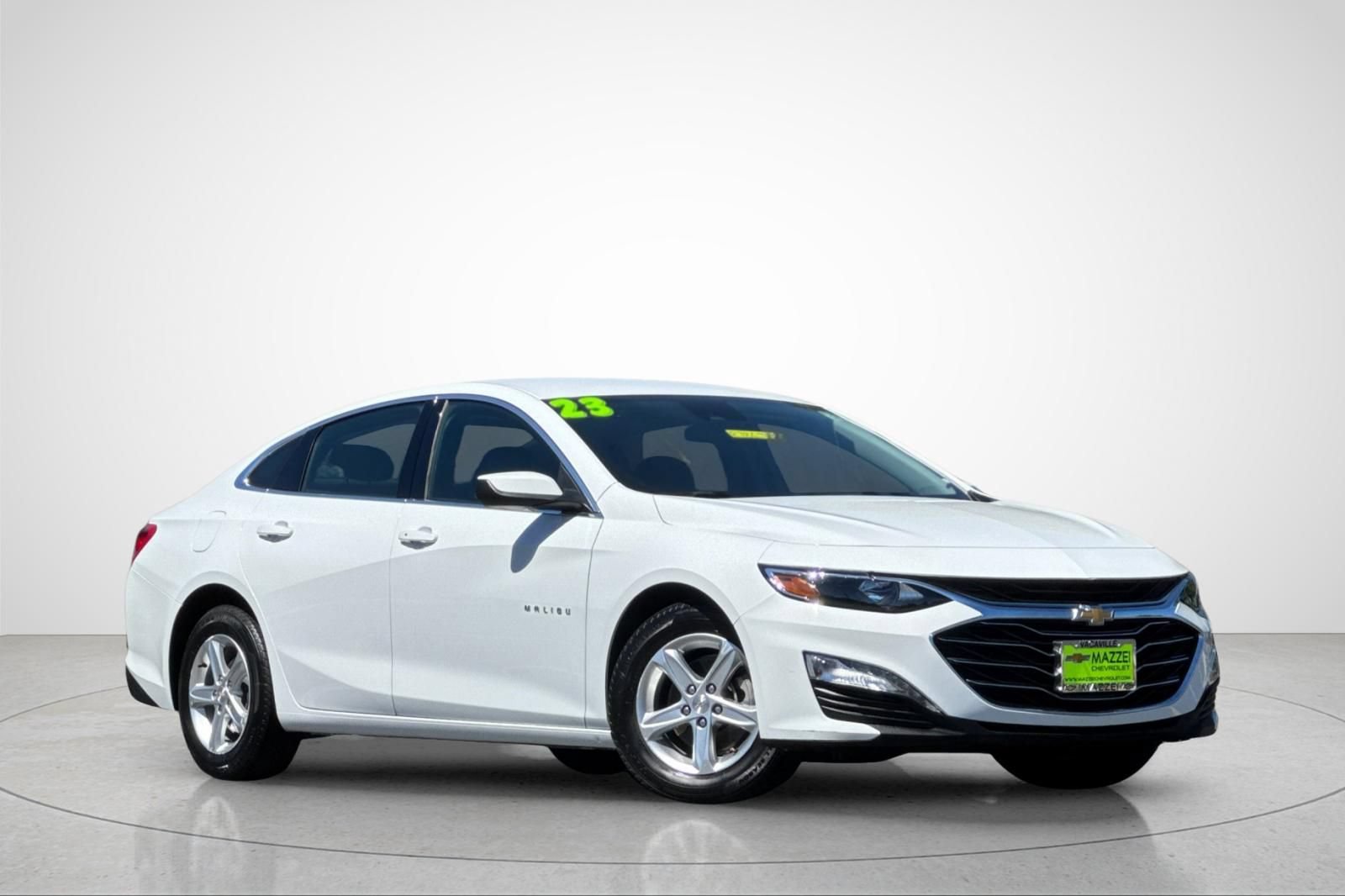 Used 2023 Chevrolet Malibu LT FWD image 2