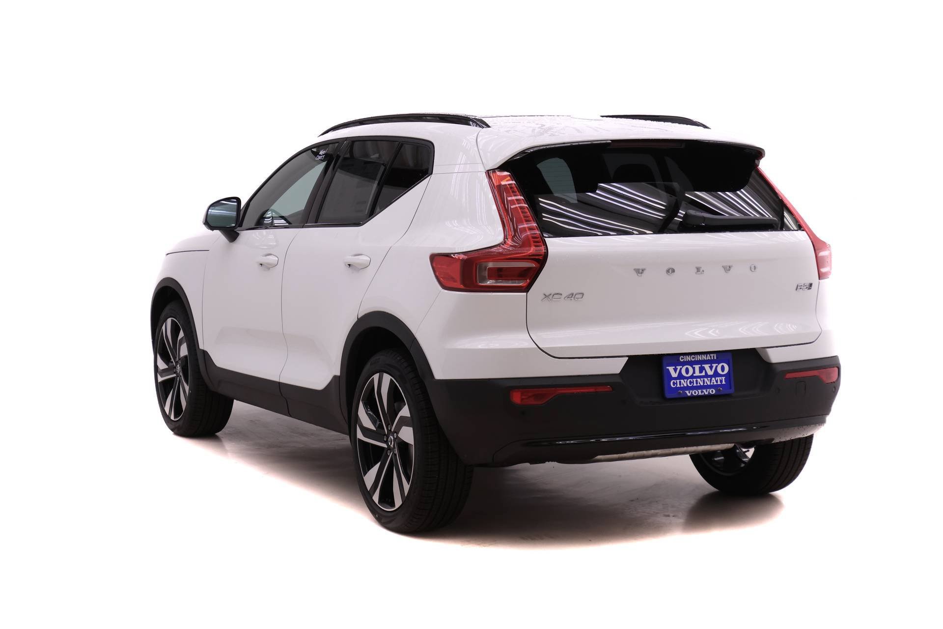 New 2026 Volvo XC40 B5 Ultra w/ Protection Package Premier AWD/4WD image 5