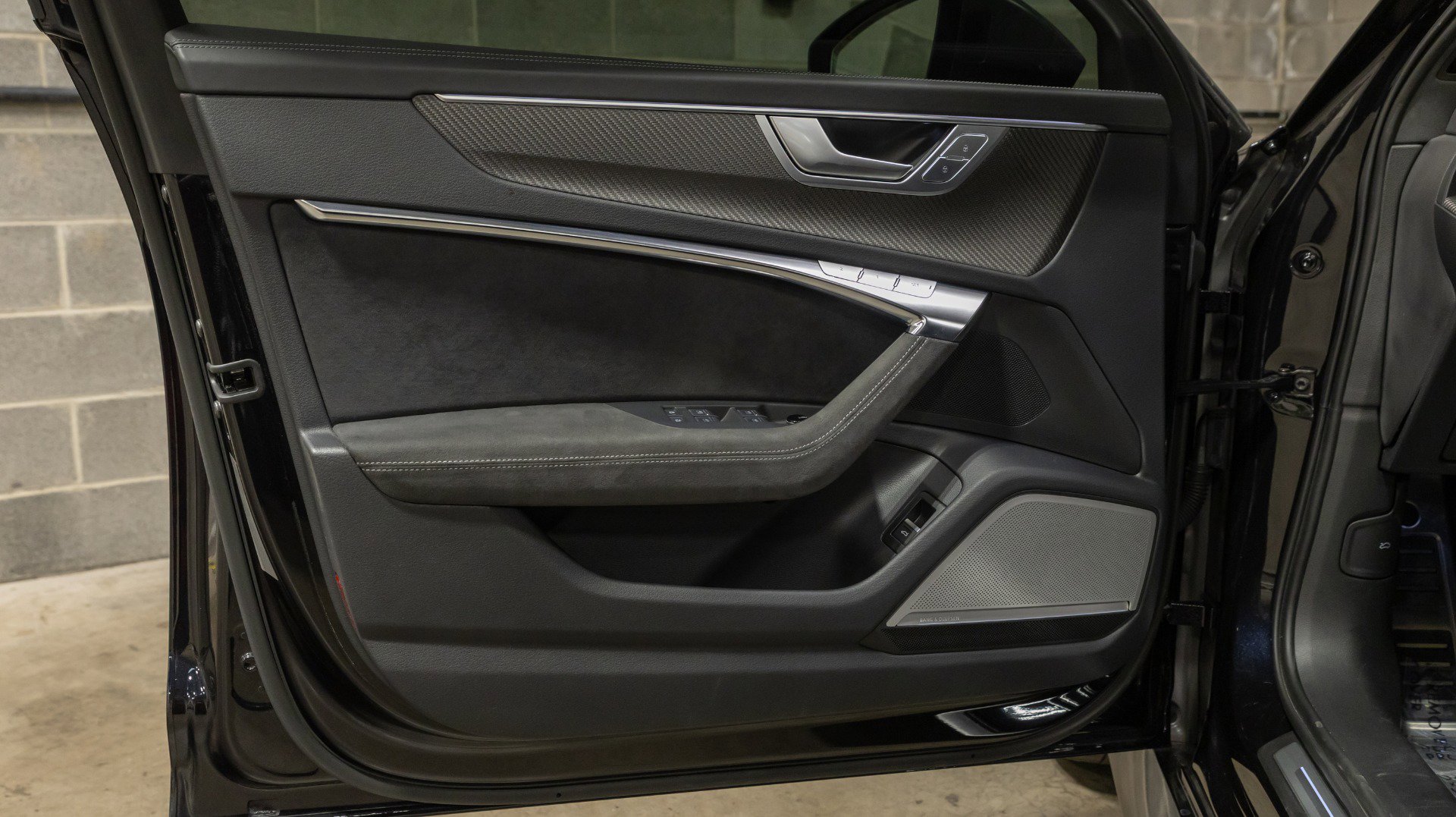 Used 2024 Audi RS 6 performance image 31