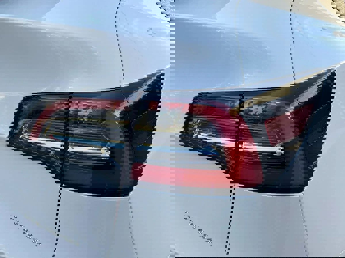 Used 2023 Tesla Model Y Long Range image 35