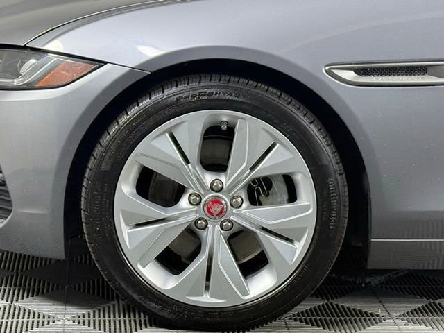 Used 2020 Jaguar XE S RWD image 13