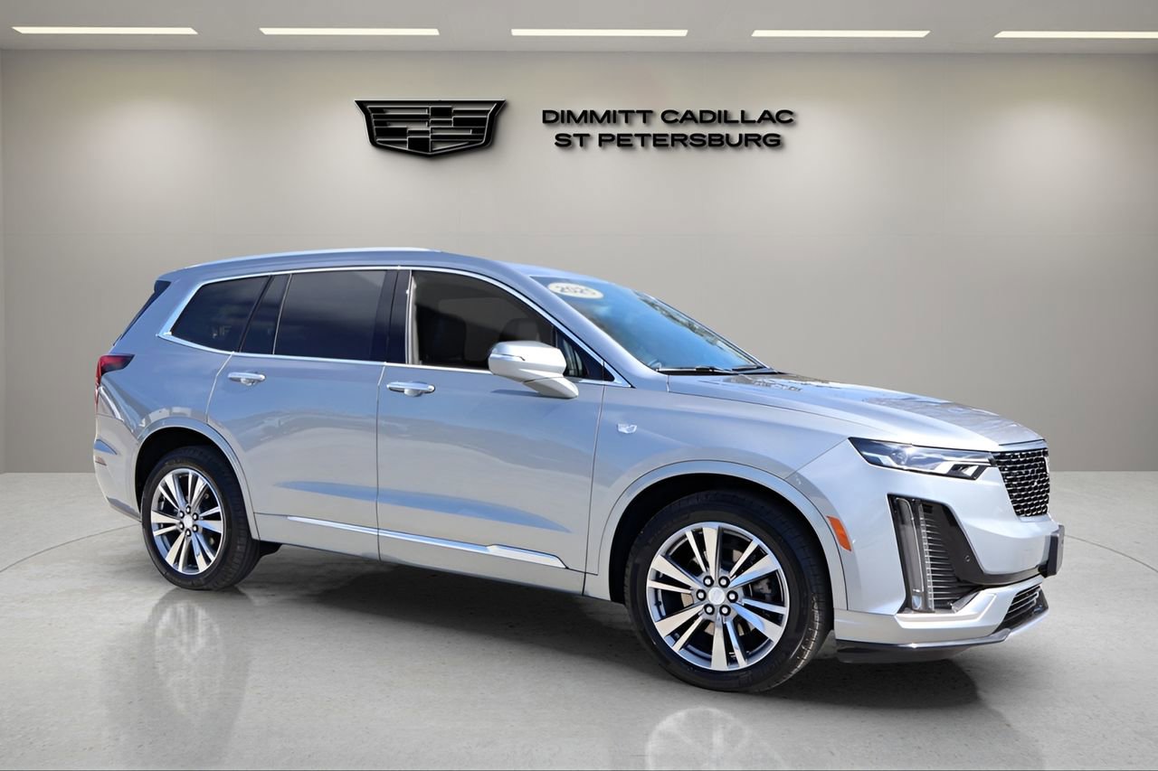 Used 2025 Cadillac XT6 Premium Luxury FWD image 7