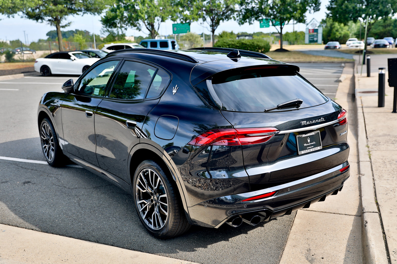 New 2024 Maserati Grecale GT image 7