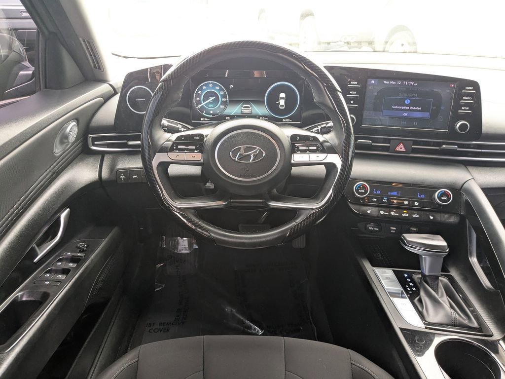 Used 2021 Hyundai Elantra SEL w/ Convenience Package image 14