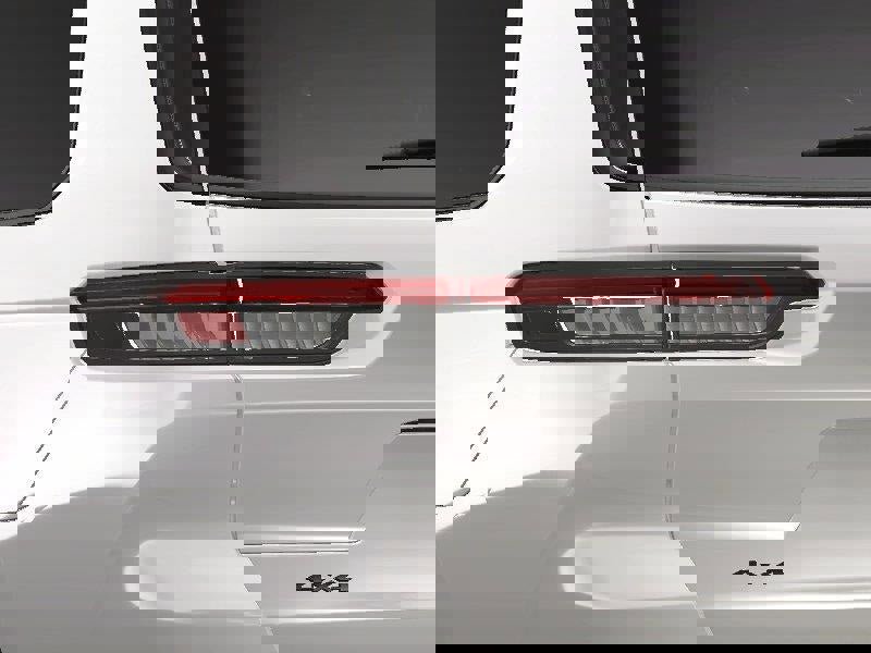 New 2024 Jeep Grand Cherokee L Altitude image 12