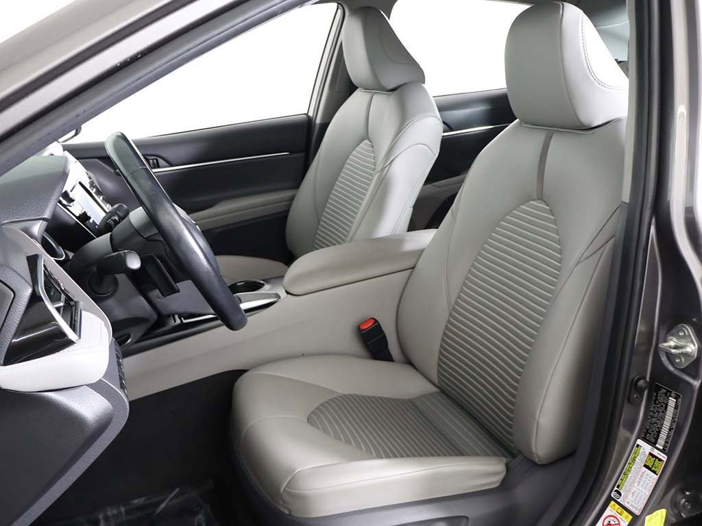 Used 2018 Toyota Camry SE image 25
