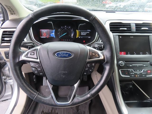 Used 2018 Ford Fusion SE w/ Fusion SE Technology Package image 17