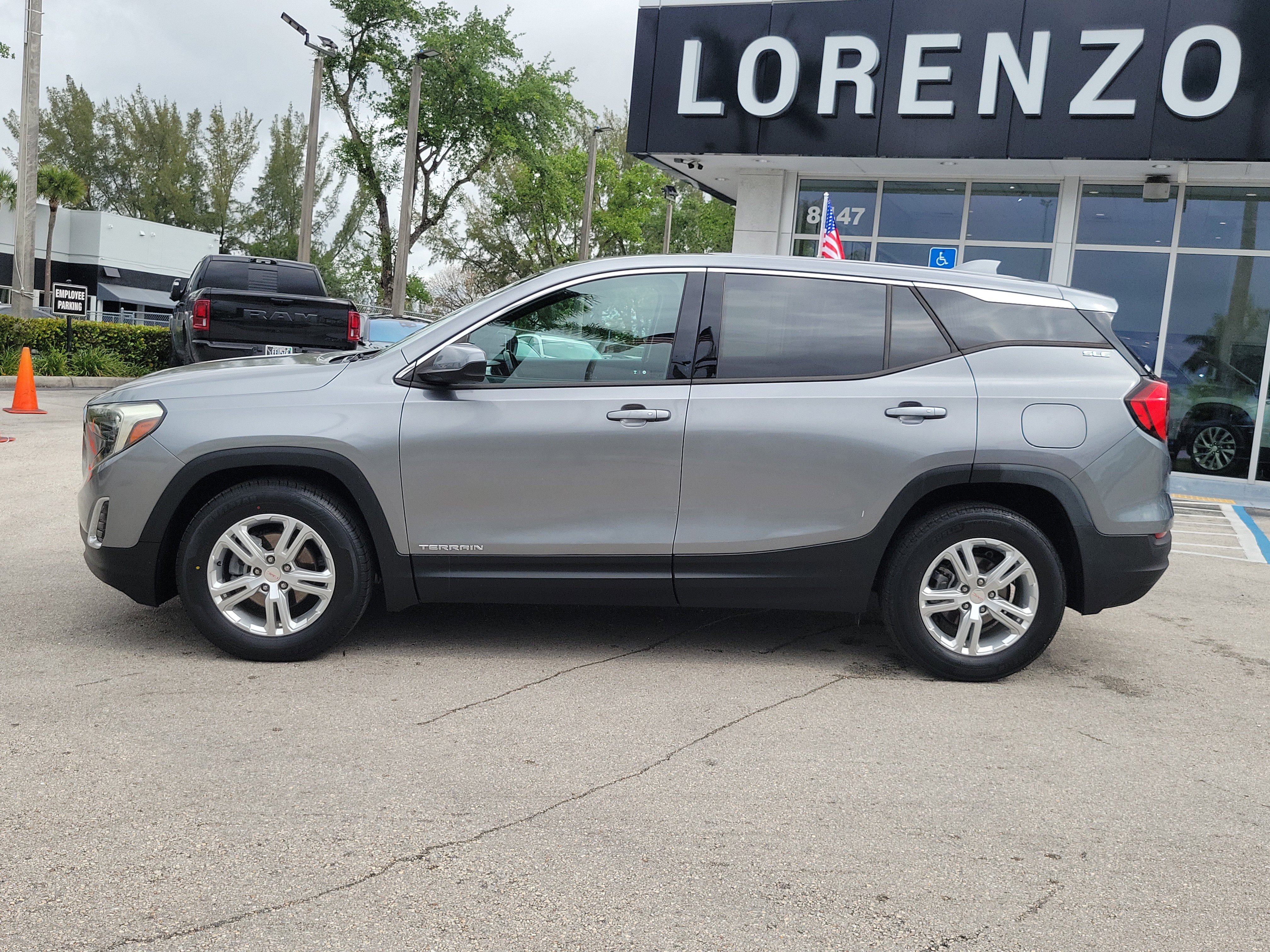 Used 2020 GMC Terrain SLE FWD image 8