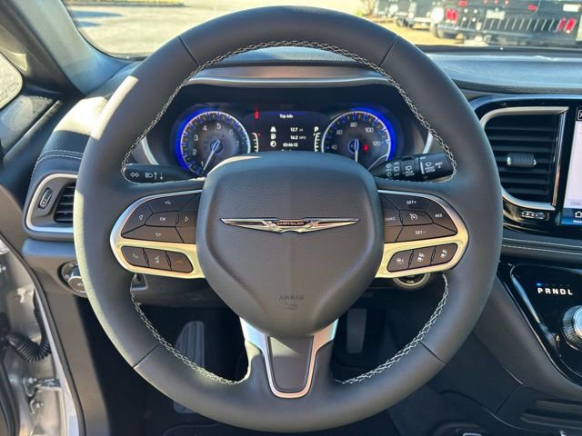 New 2026 Chrysler Pacifica Select image 18