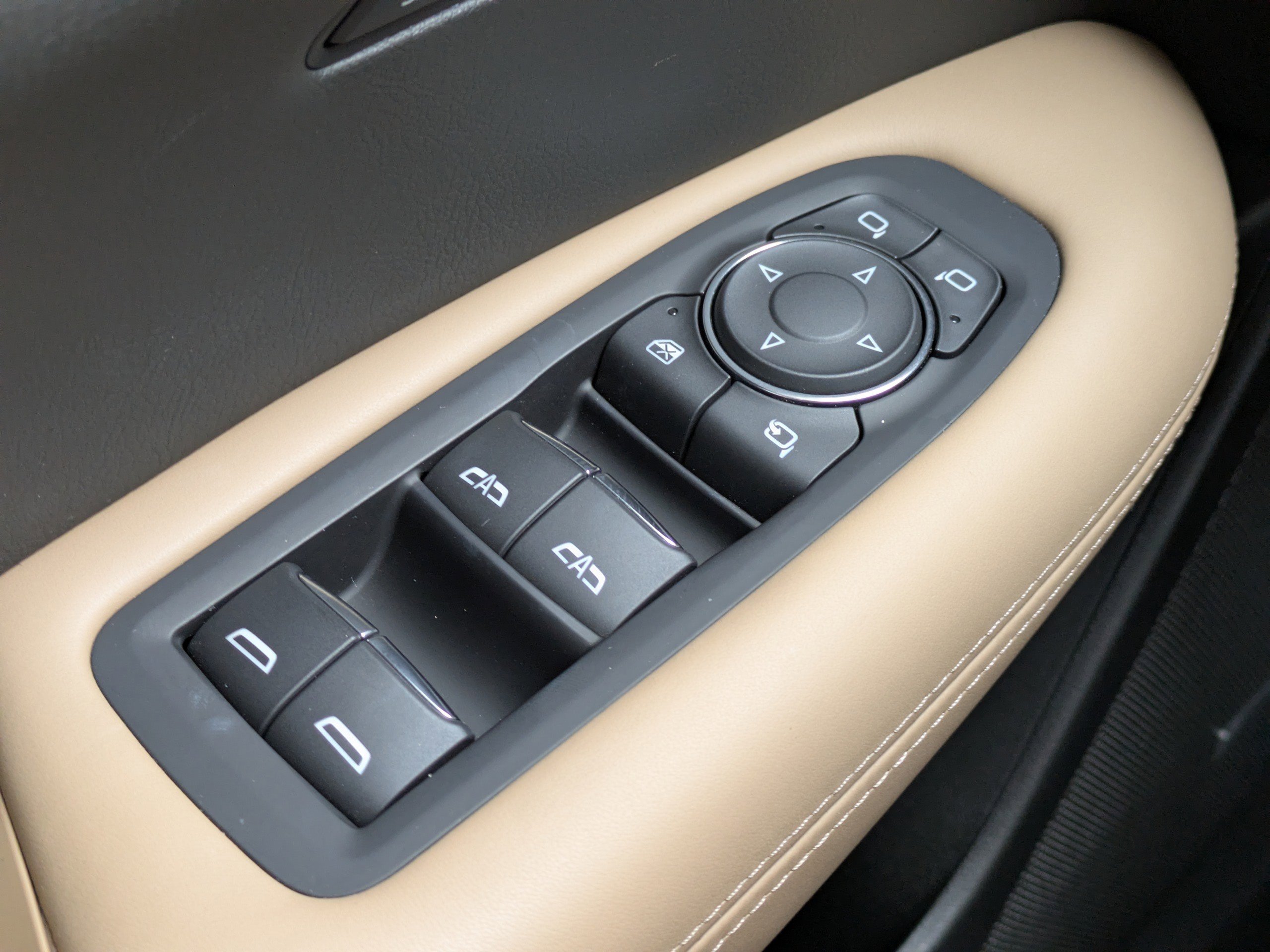 Certified 2025 Cadillac XT6 Premium Luxury w/ Platinum Package image 21