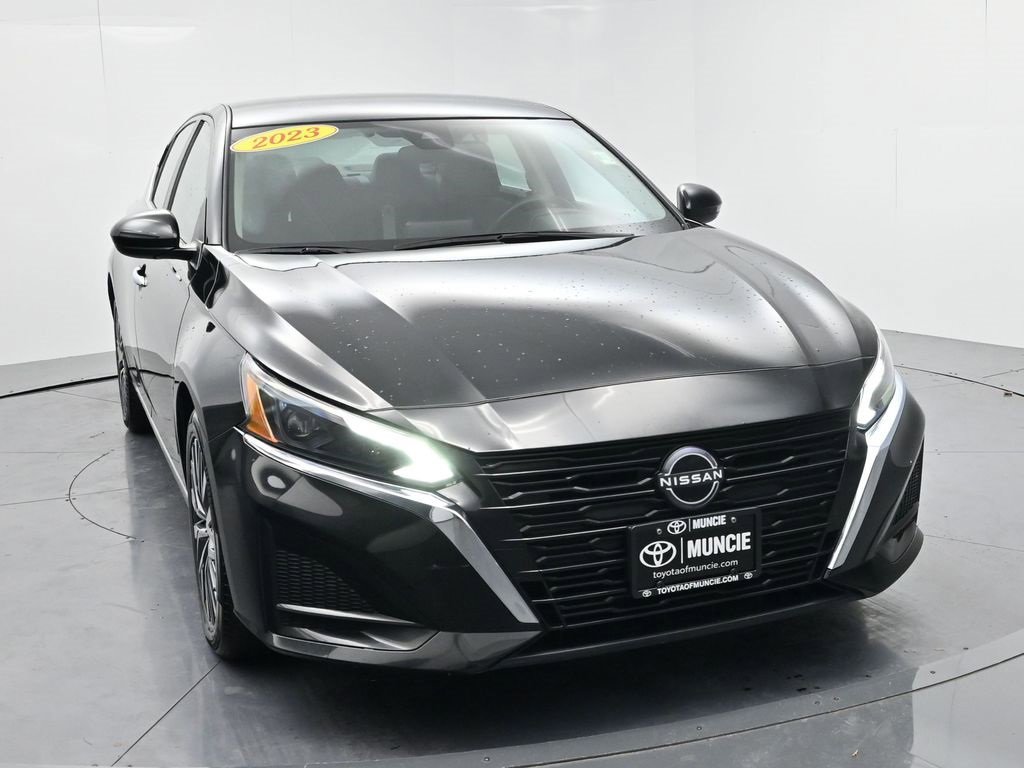 Used 2023 Nissan Altima 2.5 SV image 2